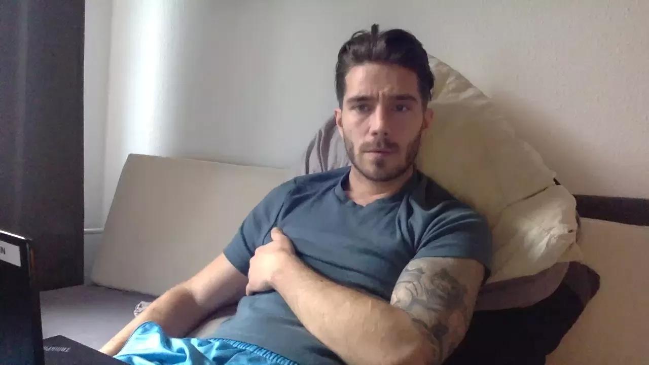 GuyFromNextDoor on Cam4 