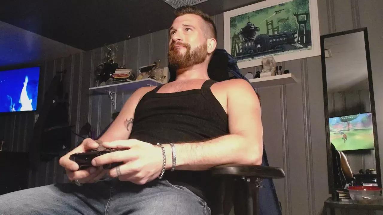H_Daddy on Cam4 