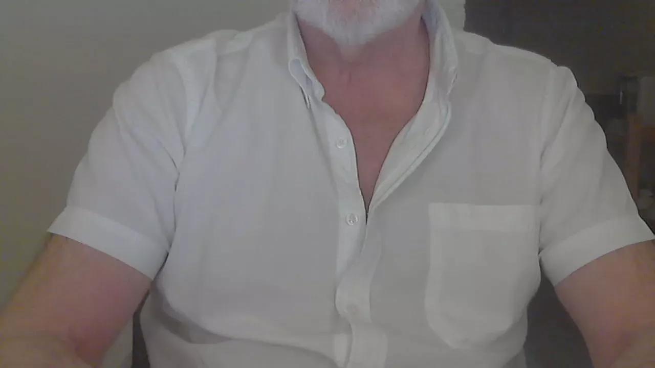hairybull on Cam4 