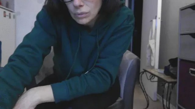 Offline HAIRYCHIENNE on Cam4