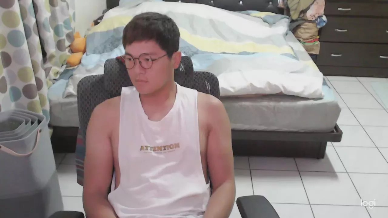 Offline herisson8644 on Cam4