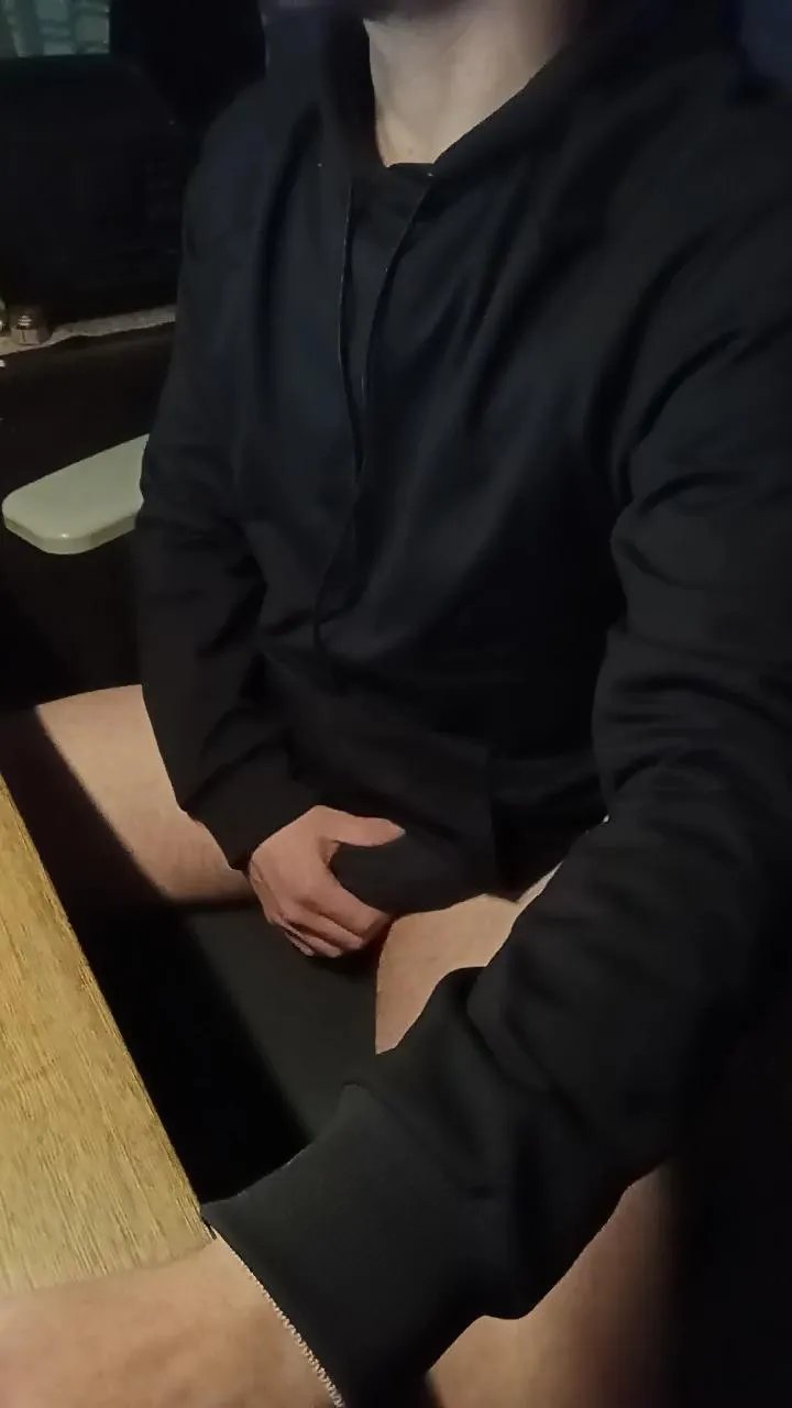 Offline hungtwink5 on Cam4