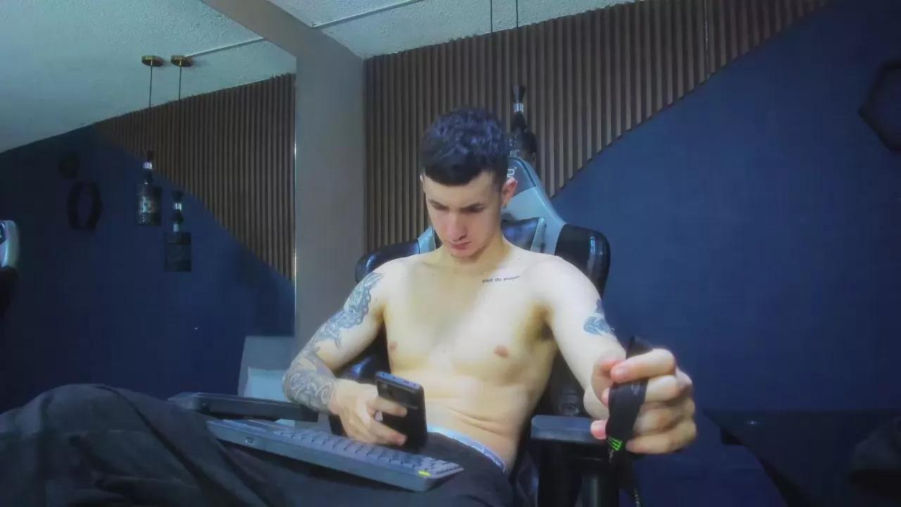 JacksonOlsenn on Cam4 