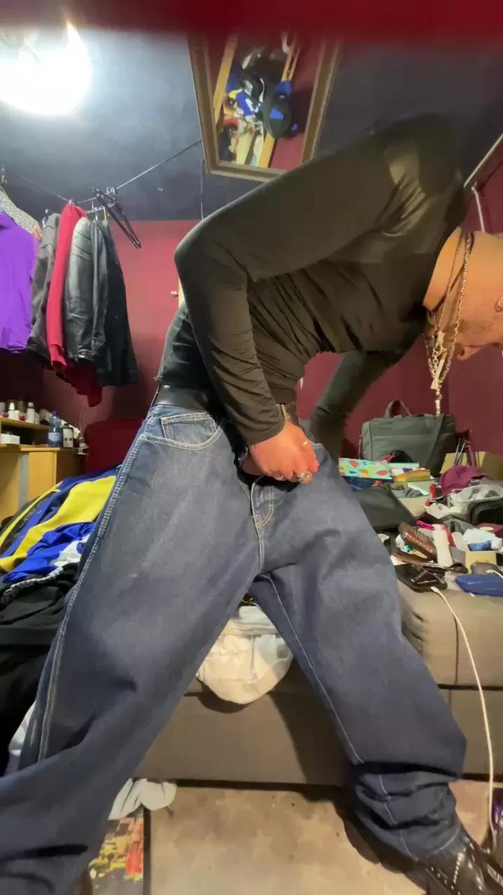 jeans_boy on Cam4 