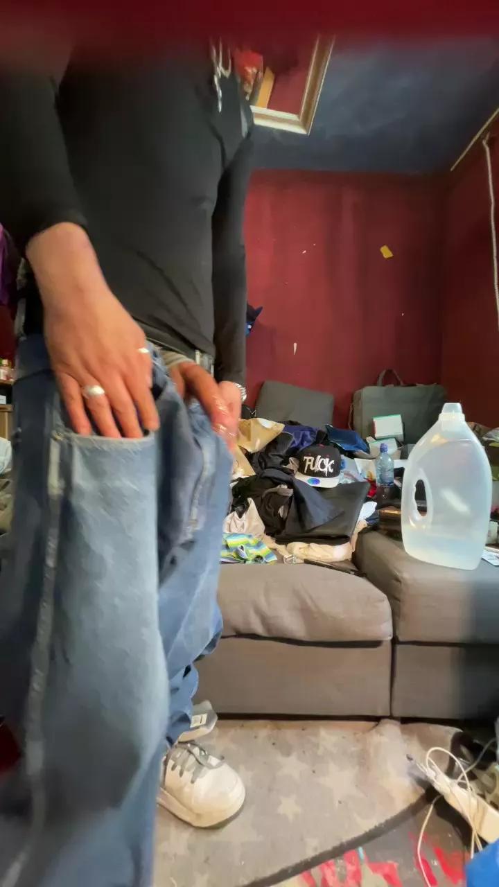 jeans_boy on Cam4 