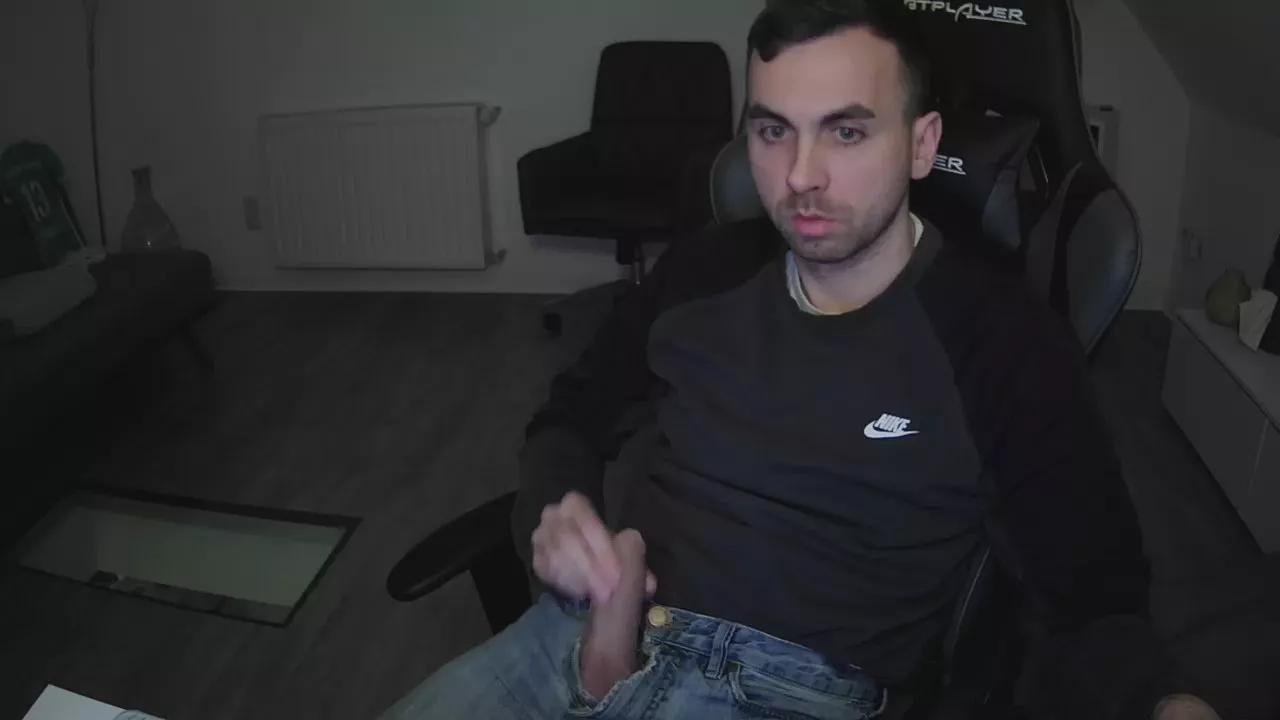 Jeansjunge96 on Cam4 