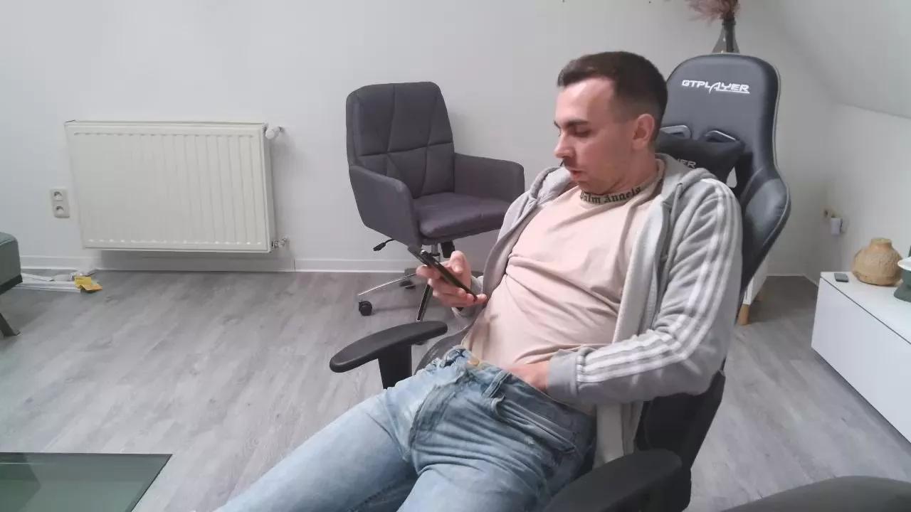 Jeansjunge96 on Cam4 