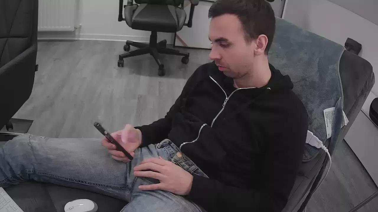 Jeansjunge96 on Cam4 