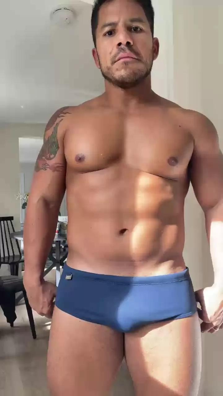 JohnBrazil001 on Cam4 
