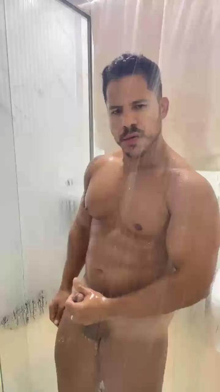 JohnBrazil001 on Cam4 