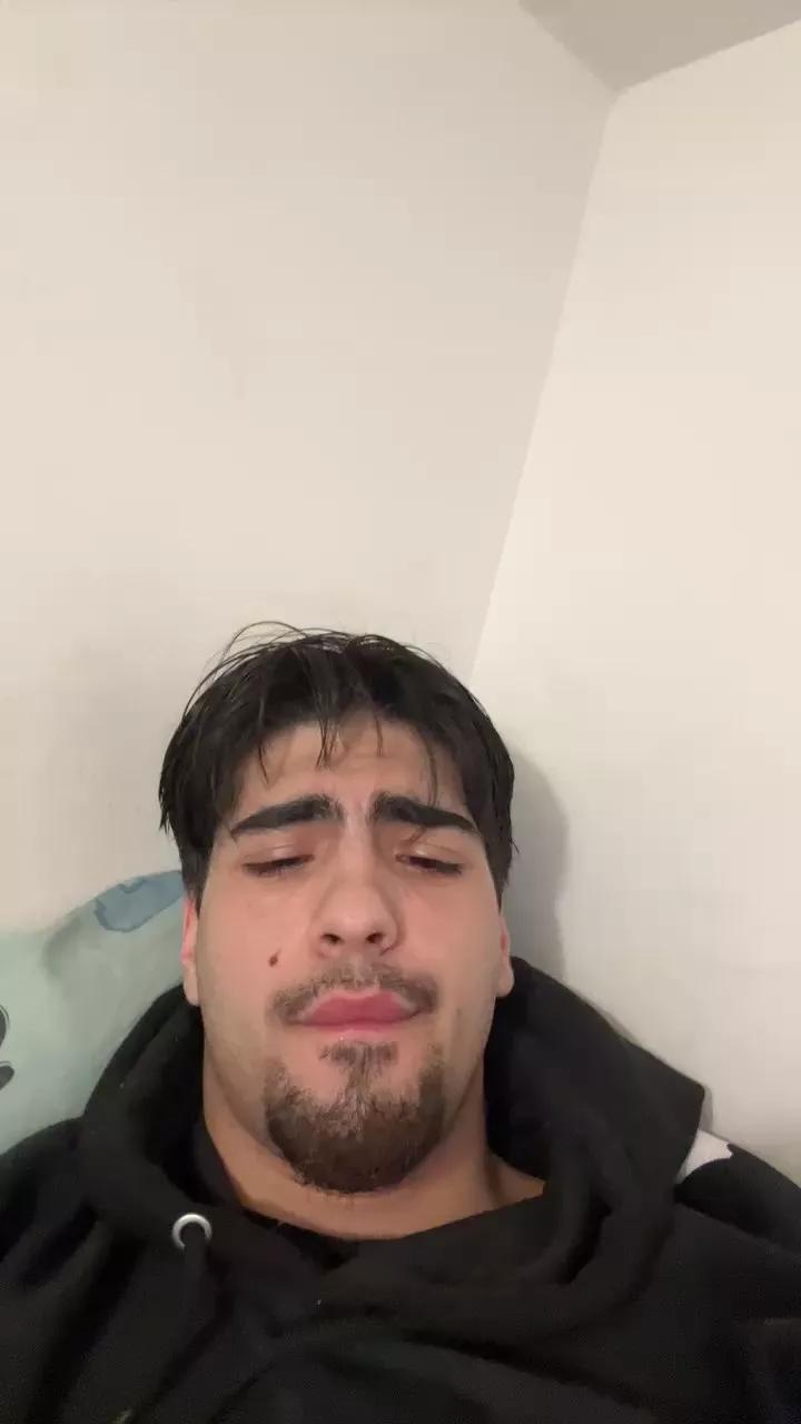 Jovencitobcn21 on Cam4 