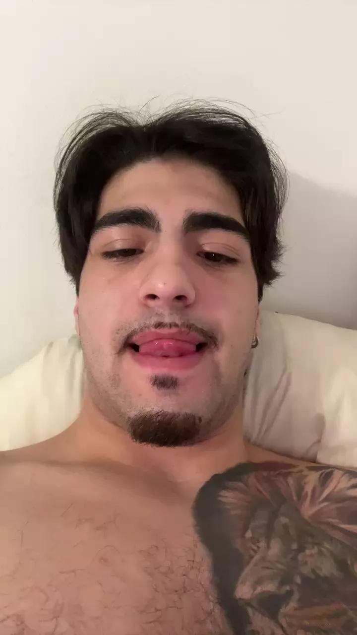 Jovencitobcn21 on Cam4 