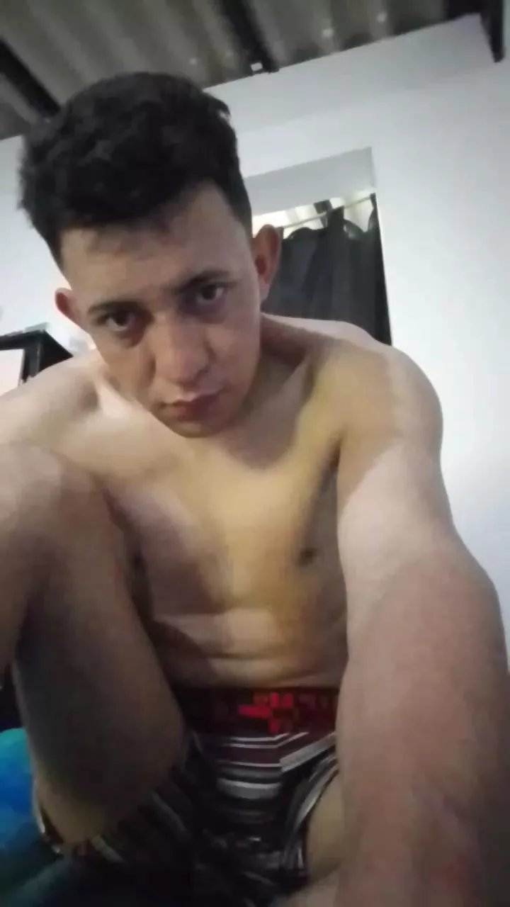 Offline juan7437_hot on Cam4