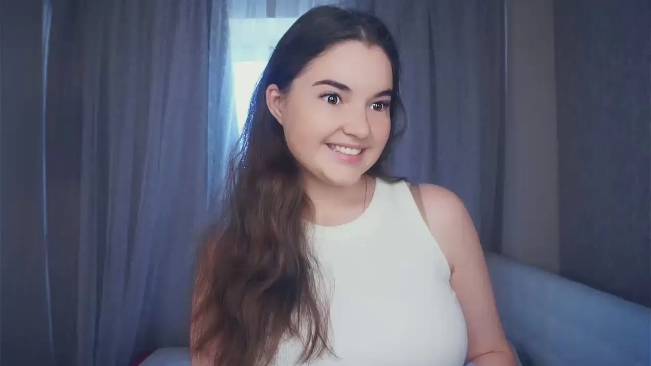 Offline JulianaBlow on Cam4