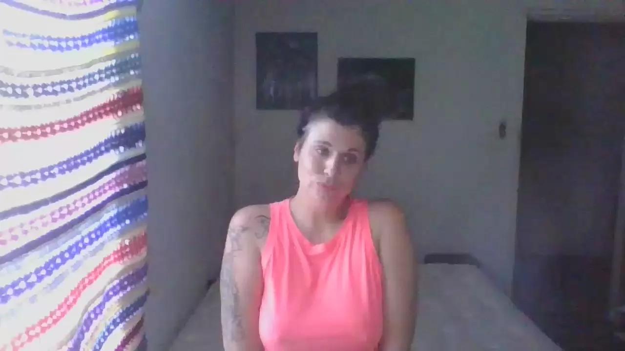 Katlips_96 on Cam4 