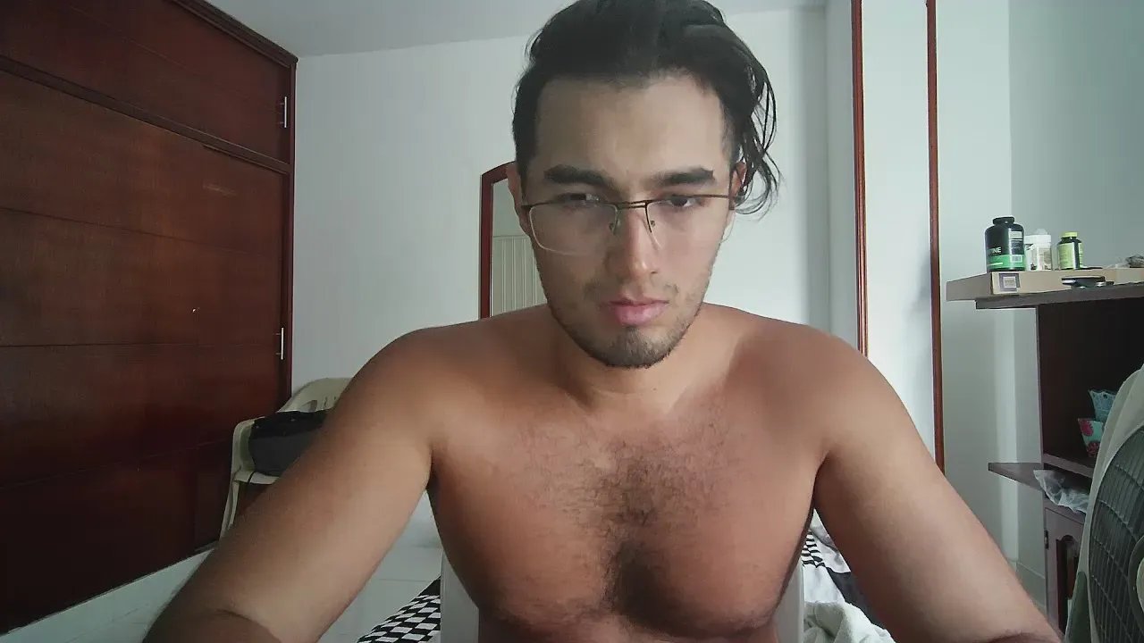 Offline lechero226 on Cam4