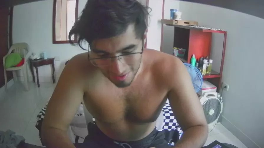 Offline lechero226 on Cam4