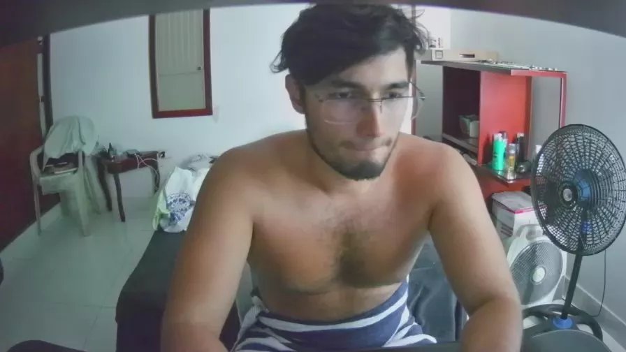 Offline lechero226 on Cam4