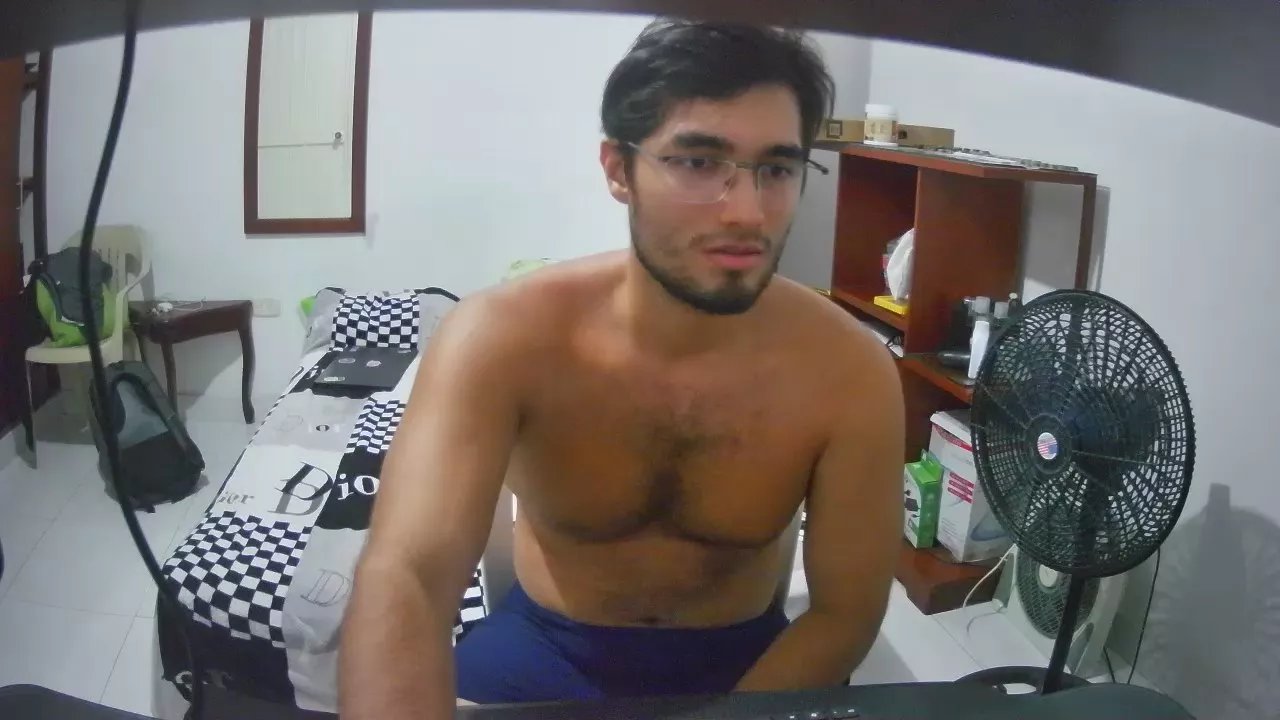 Offline lechero226 on Cam4