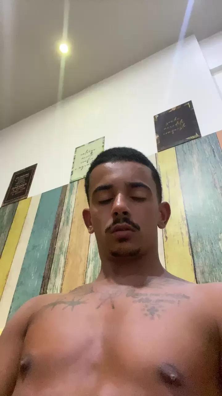 Leo6670 on Cam4 