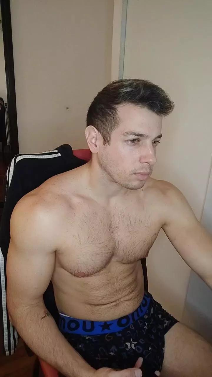 Luca23millo90 on Cam4 