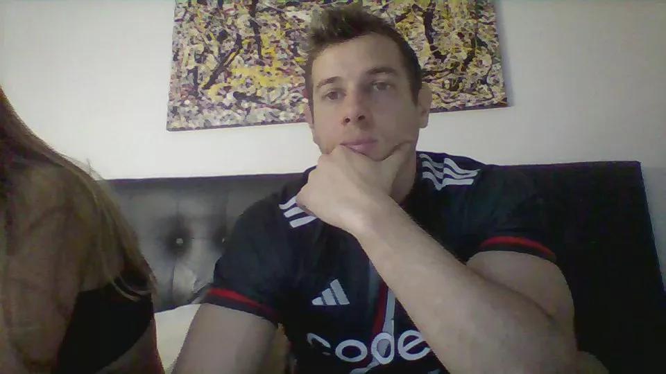 Luca23millo90 on Cam4 