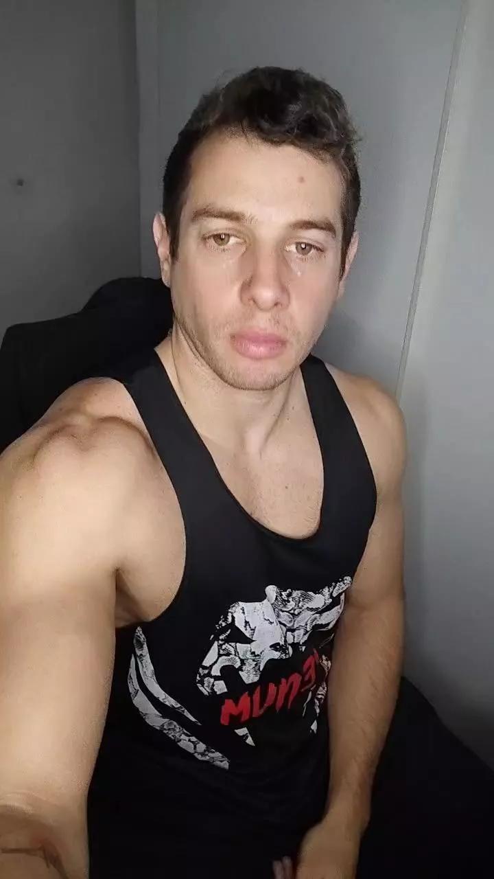 Luca23millo90 on Cam4 