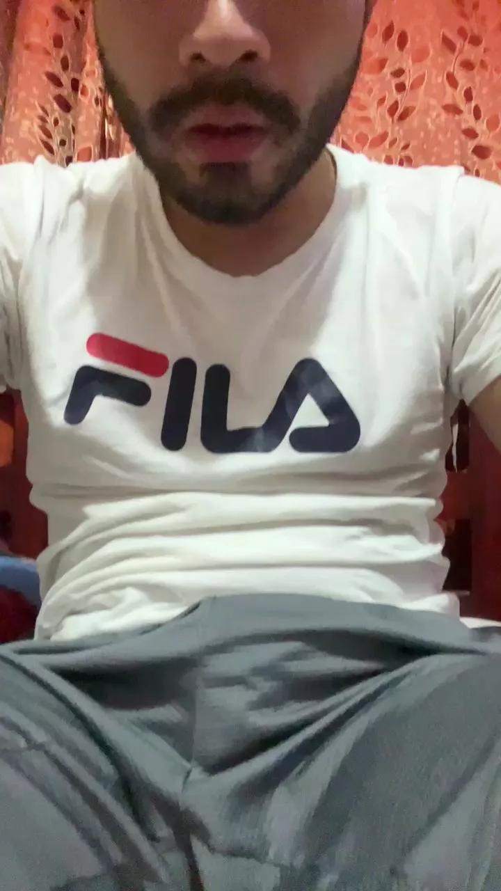 Luisfer98 on Cam4 