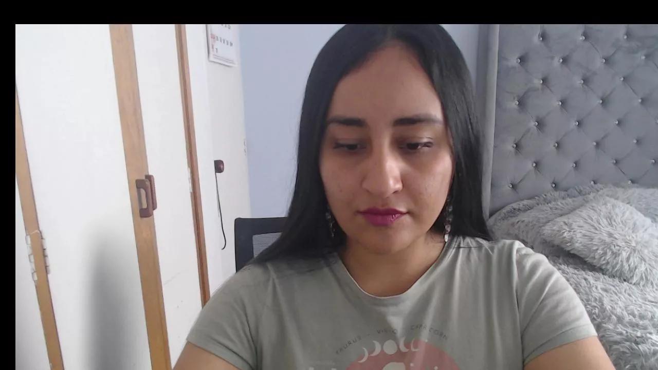 Lunhaa on Cam4 