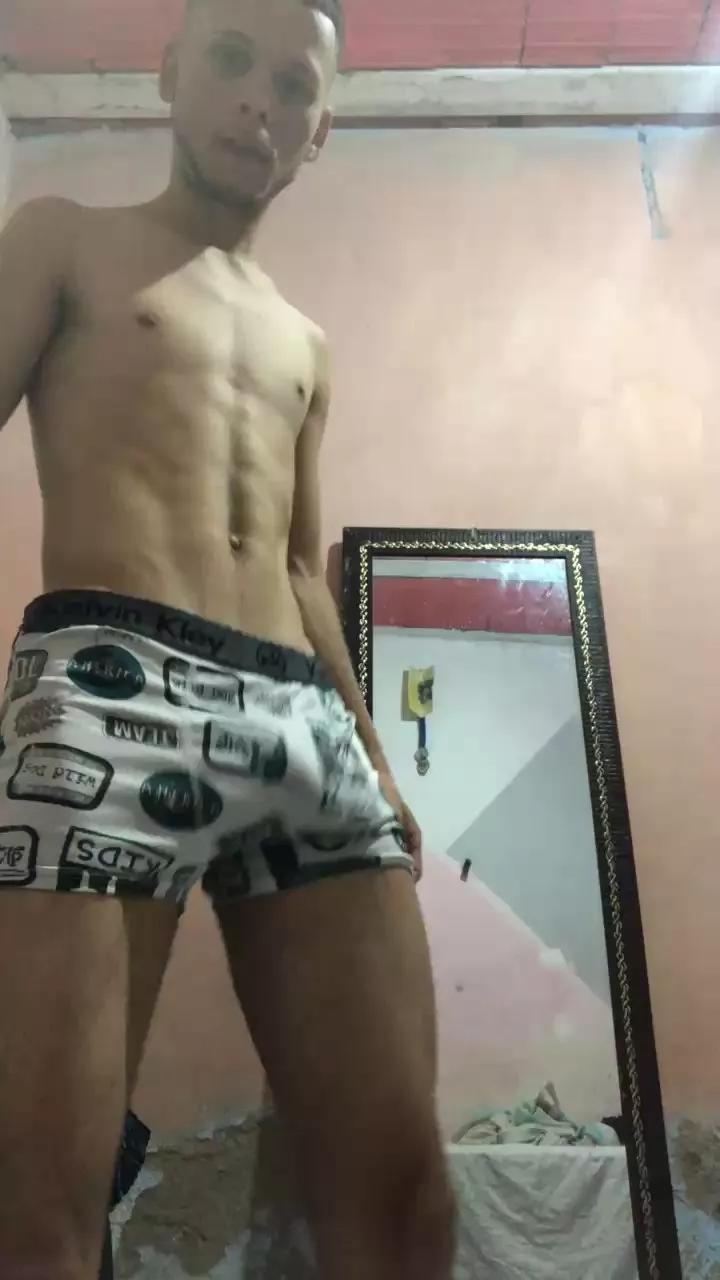 Magrinho2025 on Cam4 
