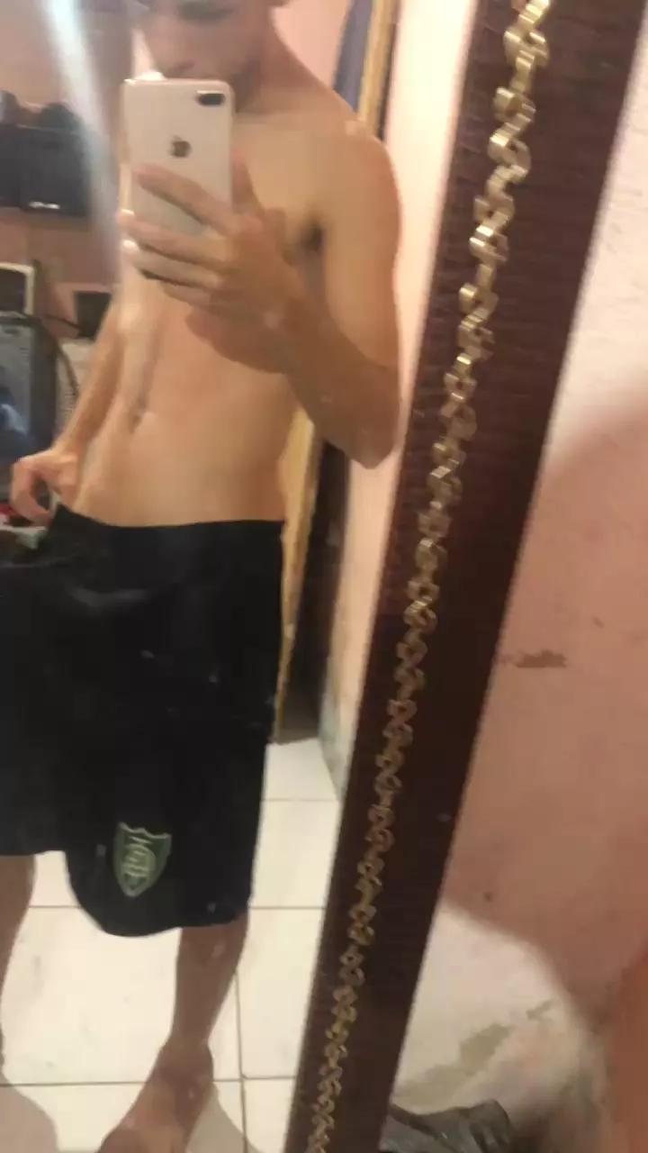 Magrinho2025 on Cam4 