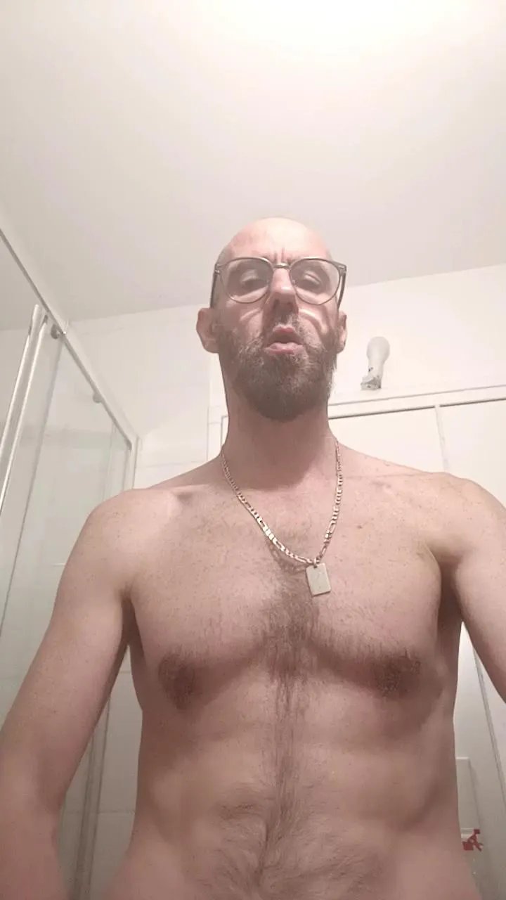 Offline Majid1976 on Cam4