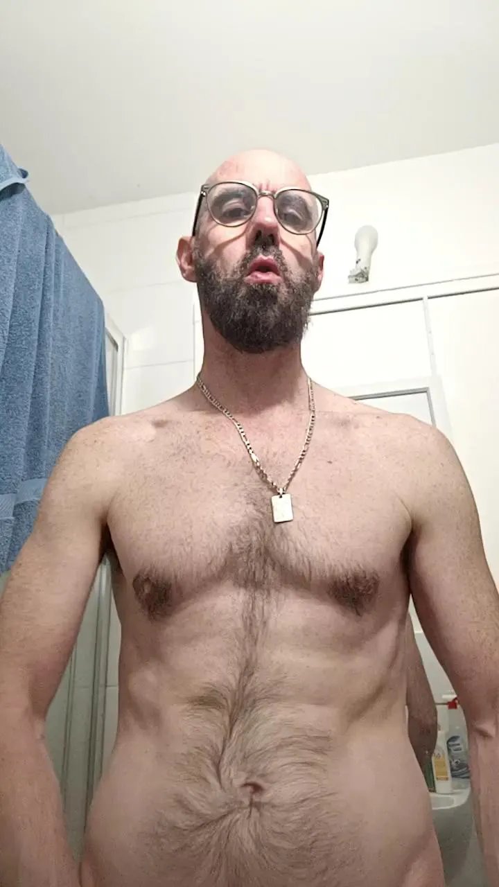 Offline Majid1976 on Cam4