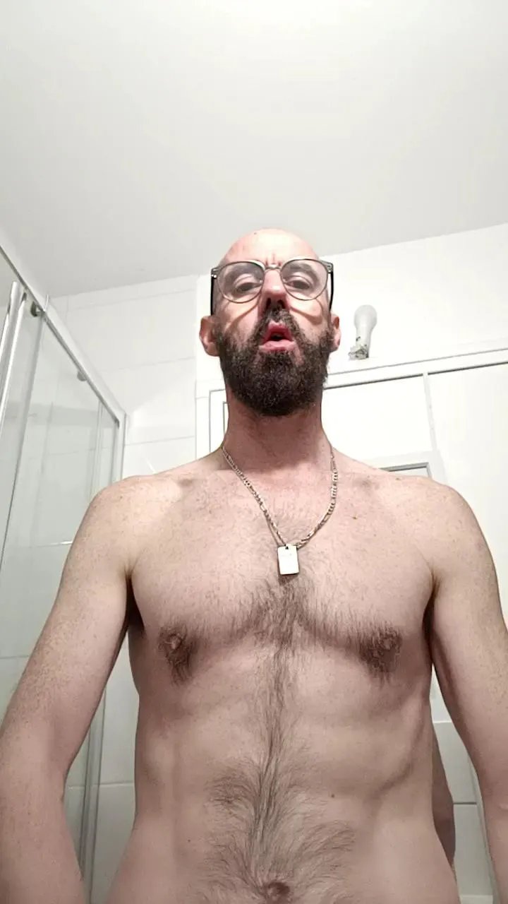 Offline Majid1976 on Cam4