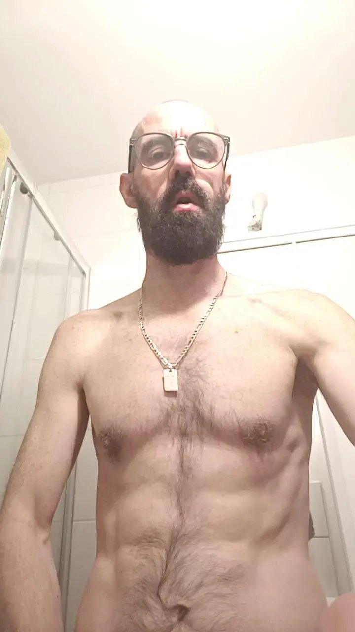 Offline Majid1976 on Cam4