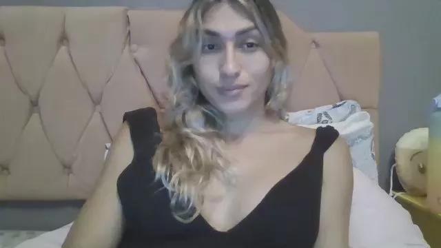 mariana105 on Cam4 