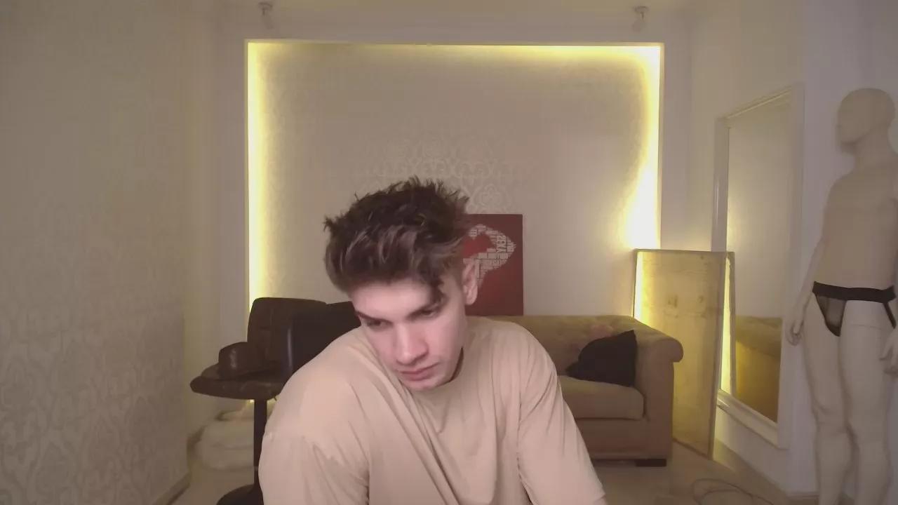 MaxKaiden on Cam4 