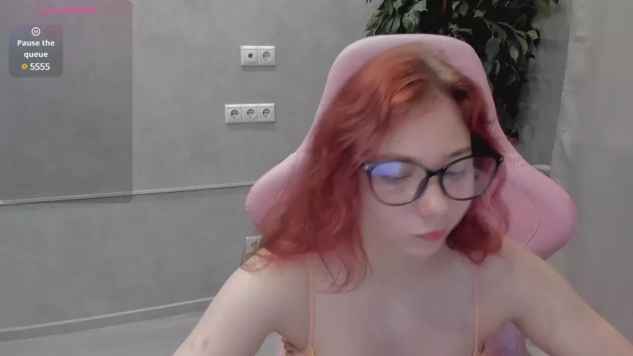 Maybe_Mia on Cam4 