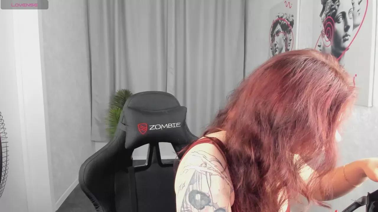 Maybe_Mia on Cam4 