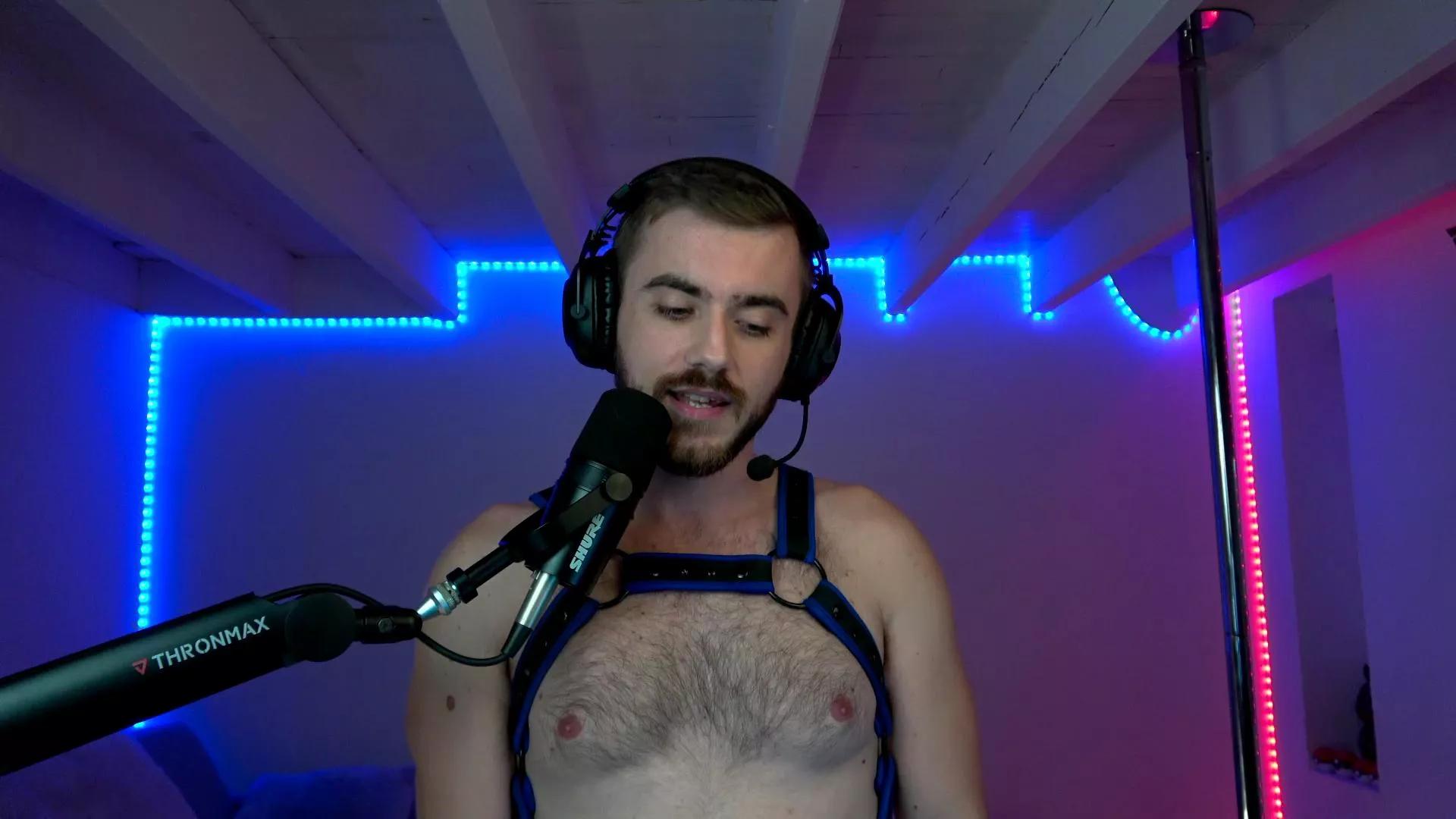 Mikev47 on Cam4 