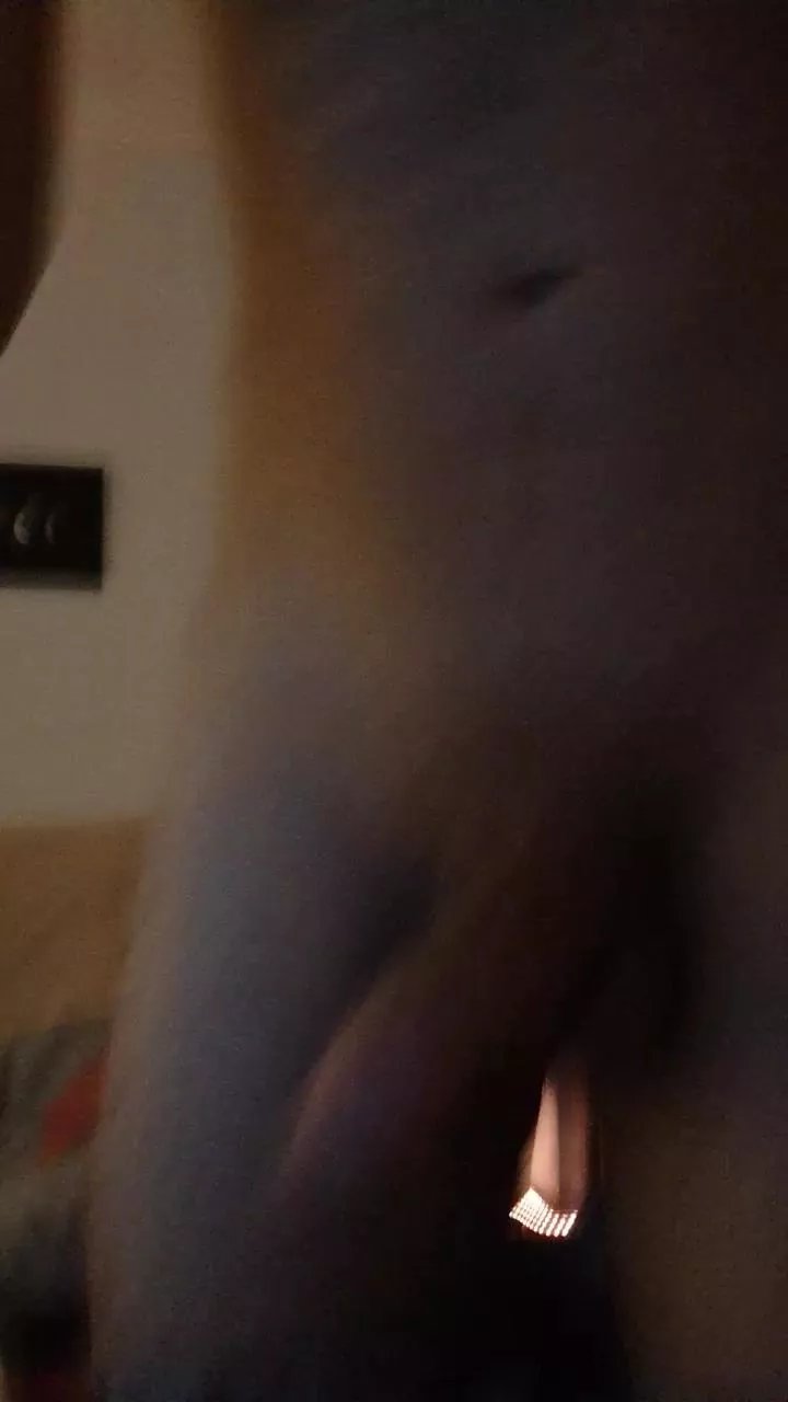 Offline MishiMiau22 on Cam4