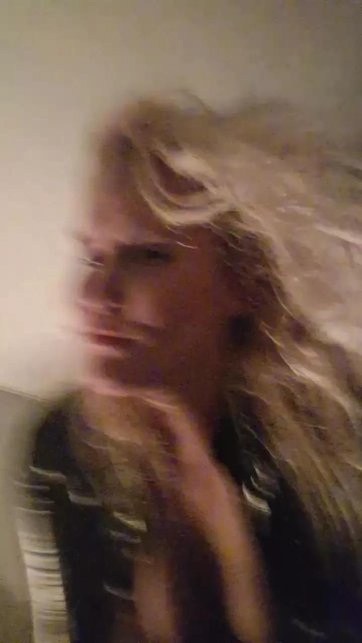 MysteryWijf on Cam4 