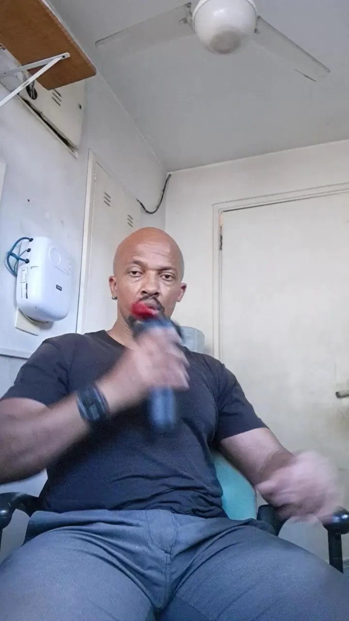 Offline Negro1000sexy on Cam4