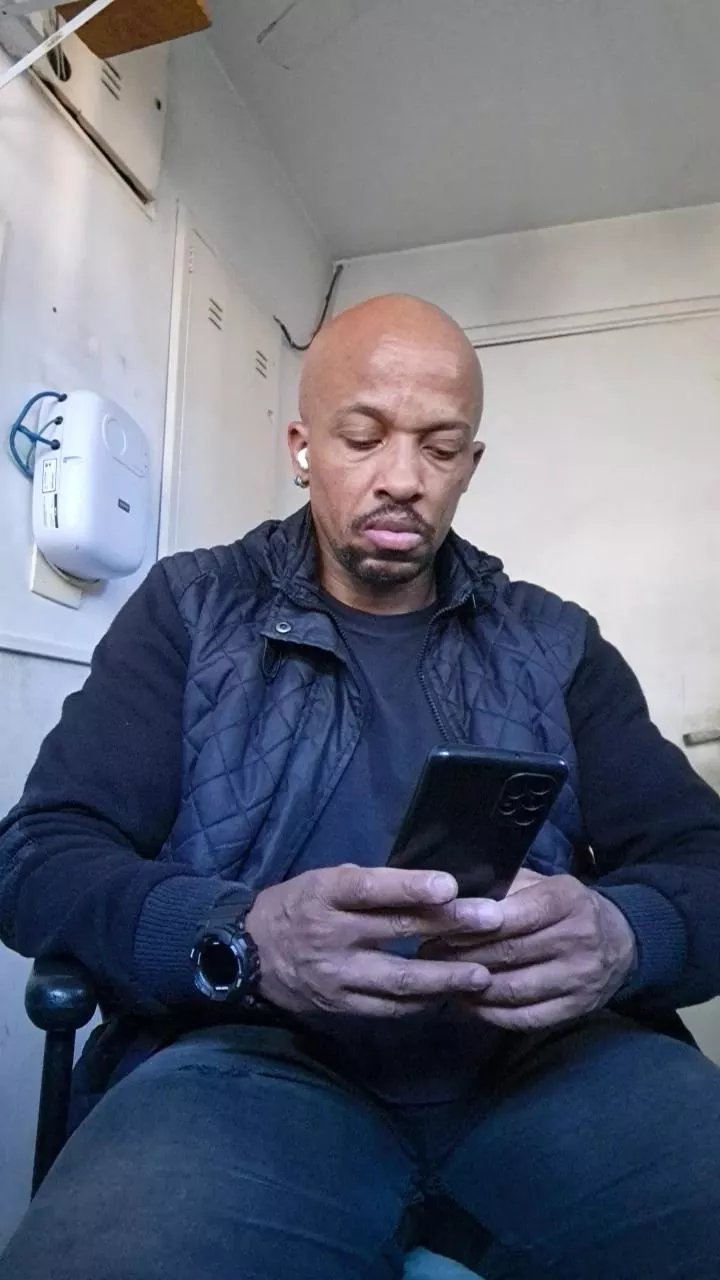 Offline Negro1000sexy on Cam4