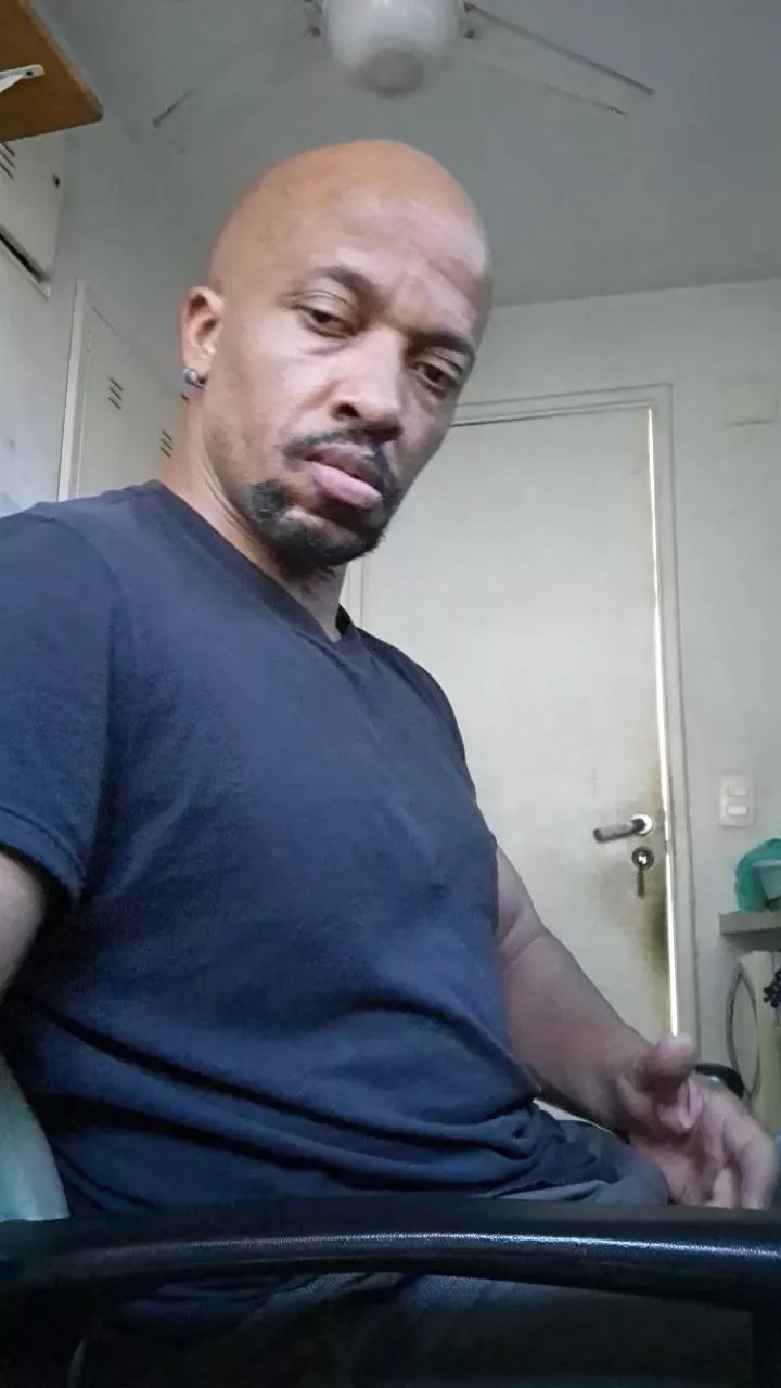 Offline Negro1000sexy on Cam4