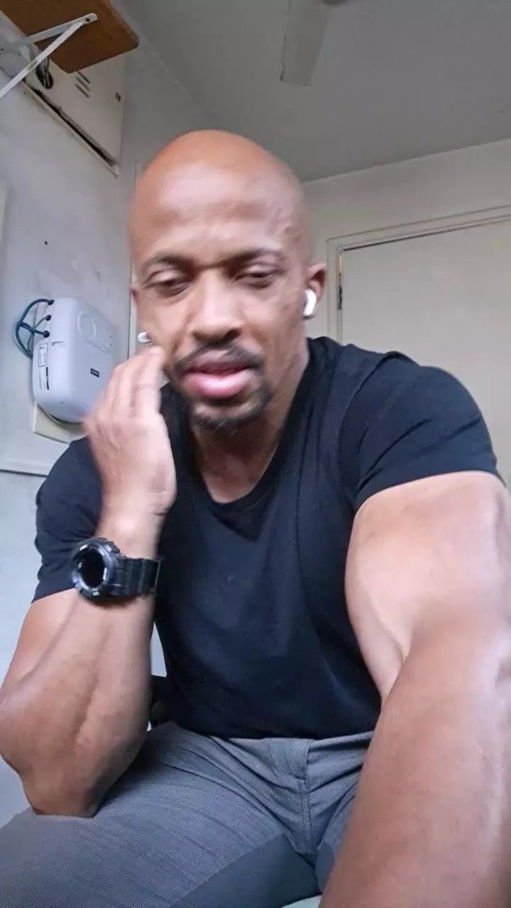 Offline Negro1000sexy on Cam4