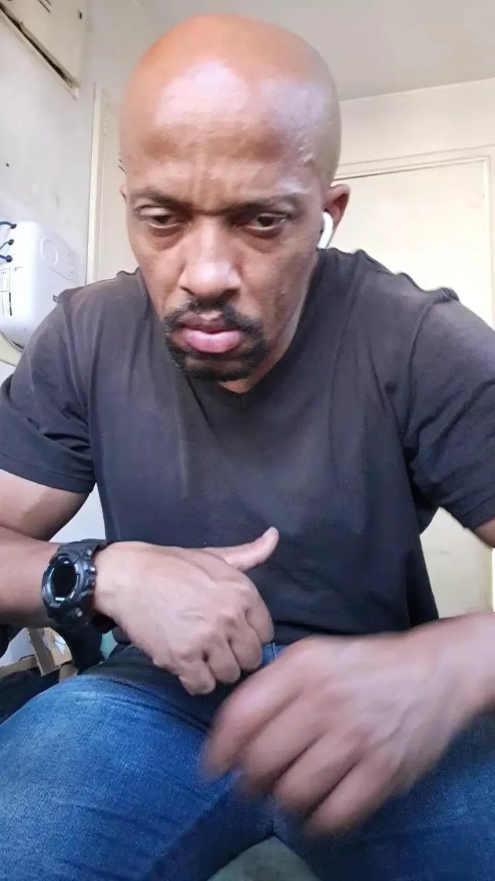 Offline Negro1000sexy on Cam4