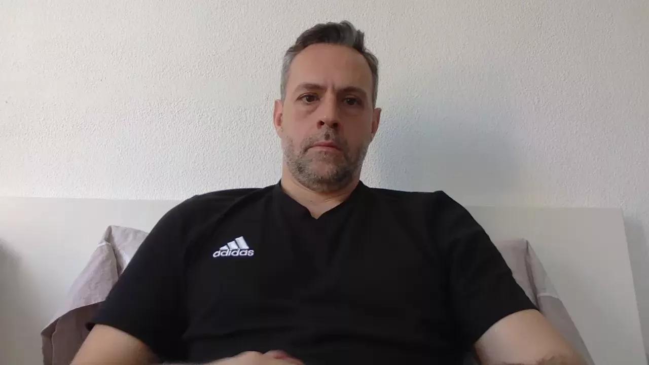 omarbig88 on Cam4 