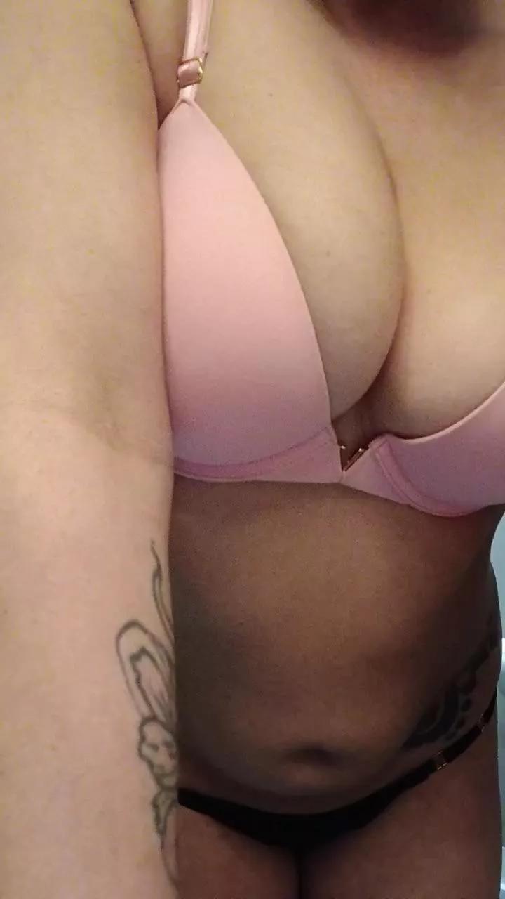 Paintpantiesxxx on Cam4 