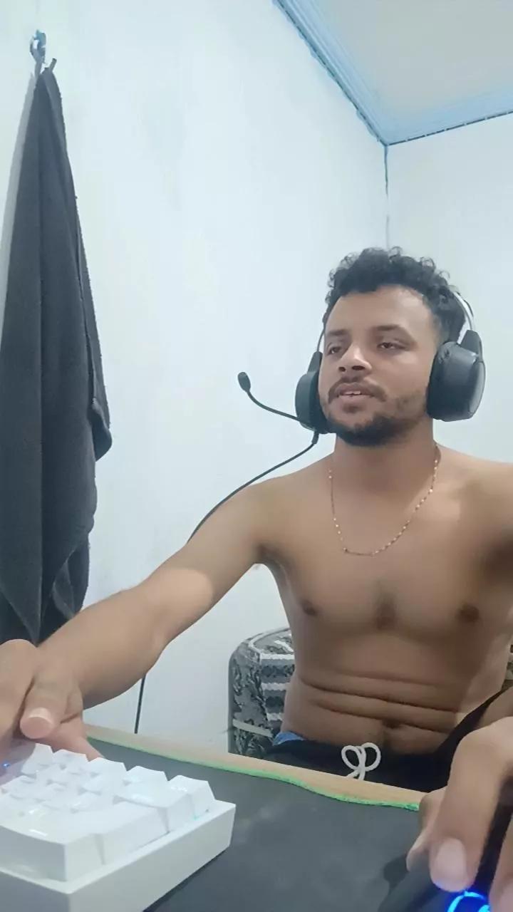 pedro15041 on Cam4 